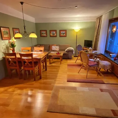 Apartment Niernthalweg 6 *